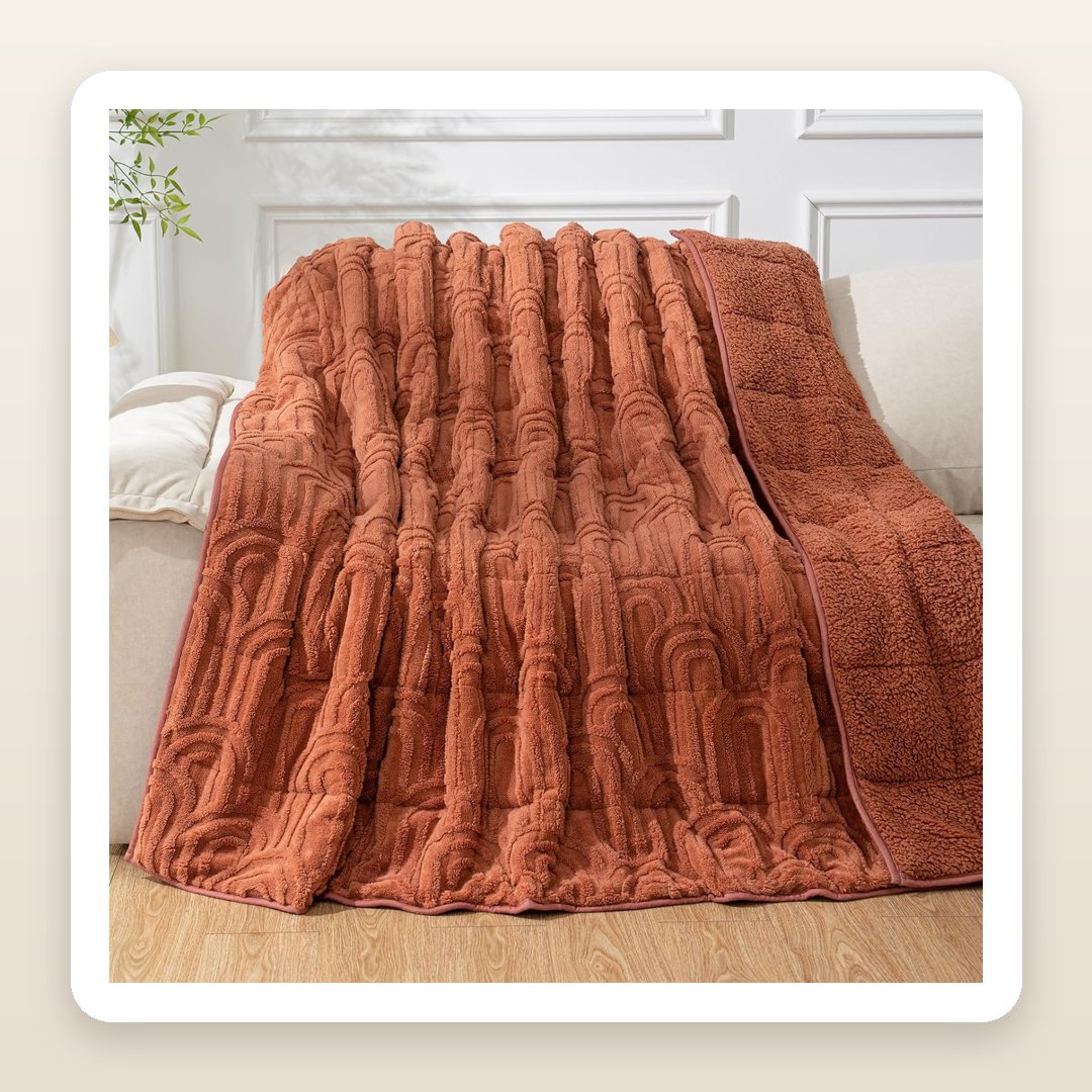 The Cozy Weighted Blanket That Doubles as the Prettiest Throw on the Bed