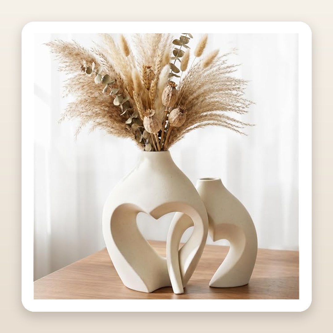 The Heart-Shaped Vases That Are Quietly Taking Over Aesthetic Shelves