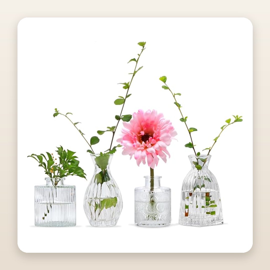 The Glass Bud Vase Set That Styles a Whole Table