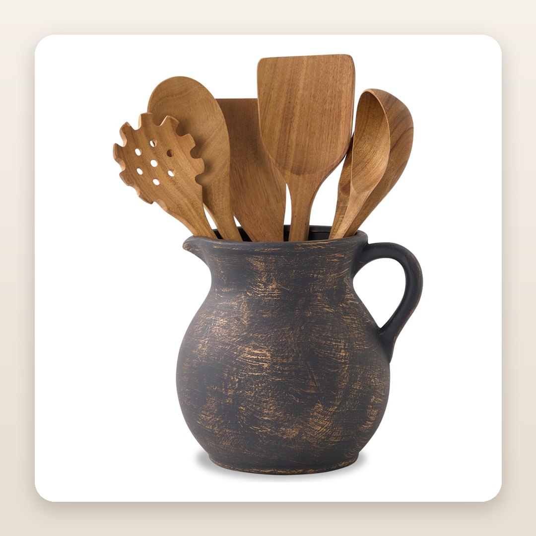 The Vintage Crock That Finishes a Kitchen Like a 3D Render