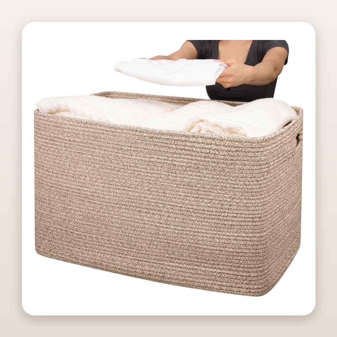 Fall Decorations 2026: The XXL Basket That Ends the Blanket Pile on the Sofa
